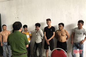 Khởi tố 7 con bạc sát phạt nhau tại nhà thờ họ ở Hà Tĩnh