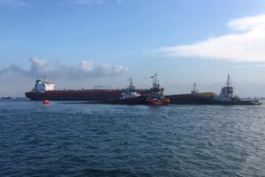 Thế giới ngày qua: Tàu đâm nhau trên biển Singapore, 5 thuyền viên mất tích