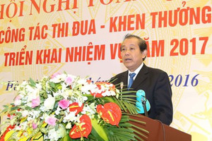 Khen thưởng kịp thời, rộng rãi những người lao động trực tiếp