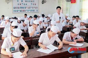 Y, bác sỹ Bệnh viện Hương Sơn thi tay nghề, chuyên môn