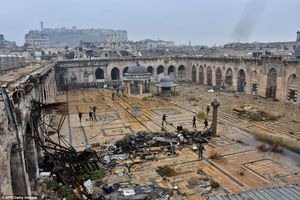[Photo] Xót xa cảnh thánh đường nghìn năm tuổi ở Aleppo tan hoang ngày trở về