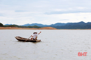 Một người đàn ông tử vong trên hồ Kẻ Gỗ lúc đang đánh cá