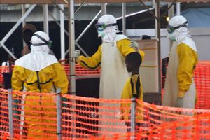 Thế giới đang rối ren vì Covid-19, Mỹ lại cảnh báo nguy cơ bùng phát Ebola