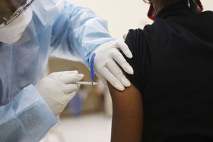 Gần 9 triệu người Mỹ đã được tiêm vaccine ngừa Covid-19