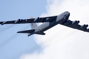 "Pháo đài bay" B-52 sẽ có vũ khí phòng vệ laser