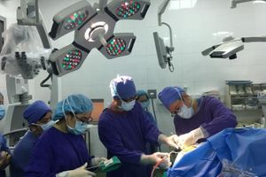 Lần đầu tiên tại Việt Nam: Bệnh nhân vừa mổ u não vừa… hát