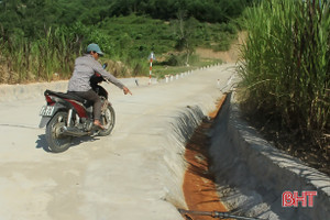 Nước máy "bẩn", người dân Vũ Quang quay lại nước giếng khoan!