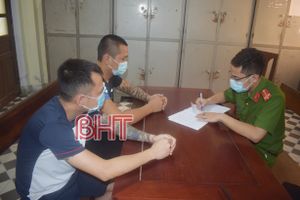 Hà Tĩnh: Bắt chủ khách sạn tổ chức đánh bạc, bị truy nã