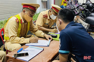 Phạt một tài xế 35 triệu đồng, tước bằng lái 23 tháng do vi phạm nồng độ cồn ở Hà Tĩnh