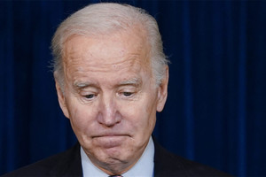 Tỷ lệ ủng hộ ông Biden thấp kỷ lục