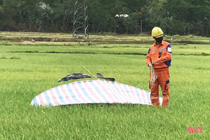 Hàng chục lần mất điện vì... thú vui thả diều!