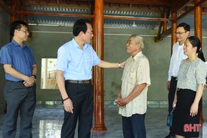 Ban Dân vận Tỉnh ủy cùng các đơn vị tích cực hỗ trợ xã biên giới Hương Khê xây dựng nông thôn mới