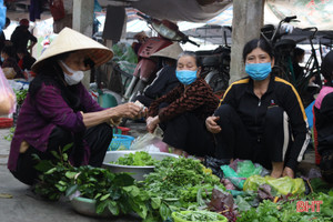 Tiểu thương Hà Tĩnh phấn khởi “mở hàng” đầu năm