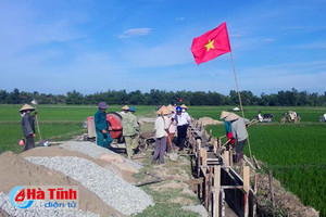 Khơi sức dân phát triển giao thông ở Thạch Hà