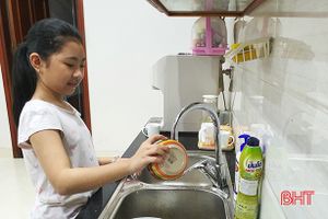 Dạy con làm việc nhà, giúp trẻ nâng cao ý thức chia sẻ