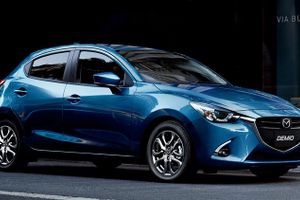 Mazda2 và Mazda CX-3 2017 chính thức lộ diện