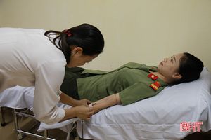 Hai chiến sỹ công an Lộc Hà vượt đường xa hiến máu cứu người