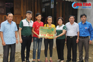 Đoàn Thanh niên Vietcombank bàn giao các công trình thanh niên