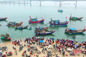 Hà Tĩnh công bố hạn ngạch giấy phép khai thác thủy sản cho hơn 3.700 tàu cá