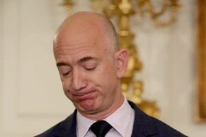 Jeff Bezos chỉ được làm người giàu nhất thế giới trong vài giờ