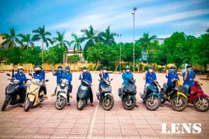Chuyện những “Shipper áo xanh” trong vùng dịch ở Cẩm Xuyên