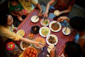 Đôi đũa trong ẩm thực của người Việt