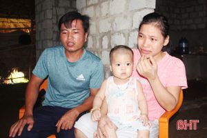 Để “bước tiếp cuộc đời”, bé 17 tháng tuổi ở Hà Tĩnh mong được ghép tủy