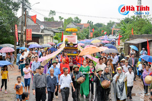 Rước Di sản "Mộc bản Trường học Phúc Giang" về Trường Lộc