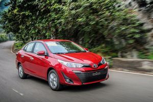 Mất ngôi vương, Toyota Việt Nam giảm giá hàng loạt xe lắp ráp