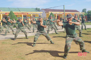 Lính trẻ Biên phòng "vượt nắng, thắng mưa", say sưa luyện võ