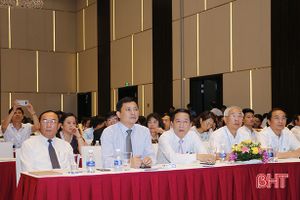 Hơn 500 nhà khoa học, bác sỹ trao đổi sâu về sản phụ khoa tại Hà Tĩnh