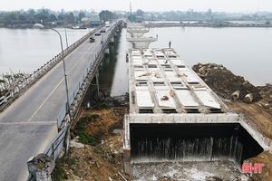 Công trình cầu Hộ Độ mới nguy cơ chậm tiến độ