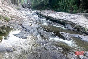 Rác ở thác Khe Xai được dọn sạch sau phản ánh của Báo Hà Tĩnh