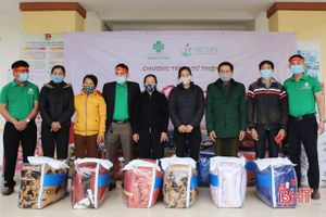 Bệnh viện Đa khoa Sài Gòn - Hà Tĩnh trao 200 suất quà Tết cho gia đình khó khăn
