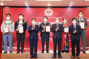 Hà Tĩnh trao chứng nhận cho các sản phẩm công nghiệp nông thôn tiêu biểu năm 2021