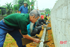 120 cựu chiến binh giúp xã Đức An xây dựng nông thôn mới