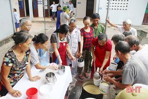 “Tổ tự tâm” - chia sẻ thương yêu với bệnh nhân nghèo