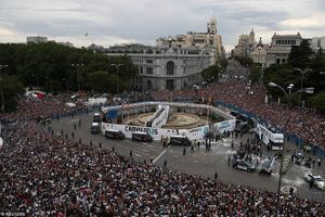 "Biển người" chào đón nhà vô địch Champions League Real Madrid