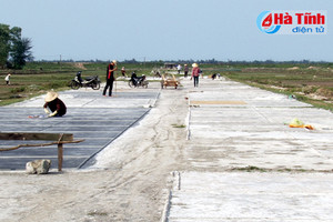 Vựa muối lớn nhất Hà Tĩnh tất bật vào vụ