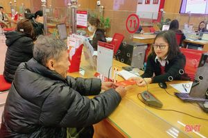 Gửi tiết kiệm đầu năm ở Hà Tĩnh: Cả ngân hàng và người dân đều vui như hội!