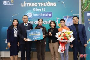 Khách hàng ở Hà Tĩnh trúng giải đặc biệt “Đăng ký BIDV SmartBanking - rinh quà chất”
