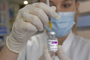 Vaccine AstraZeneca - Giảm đáng kể nguy cơ huyết khối ở liều tiêm thứ 2