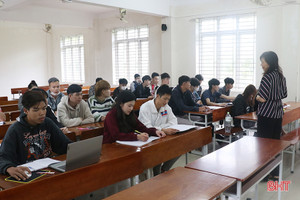 Học sinh, sinh viên Trường Đại học Hà Tĩnh tiếp cận nhiều hình thức tuyên truyền pháp luật