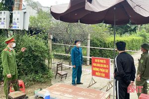 Phong tỏa tạm thời 1 ngõ phố với 13 hộ liên quan đến ca bệnh cộng đồng ở Hương Khê
