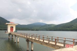 Can Lộc bàn giao quản lý hồ chứa nước Khe Trúc