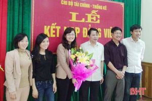 Đảng bộ Vũ Quang 5 năm kết nạp 1.080 đảng viên
