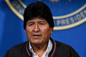 Cảnh sát và quân đội Bolivia phát lệnh bắt Tổng thống Evo Morales