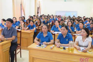 Cán bộ nữ công Hà Tĩnh cập nhật chính sách dân số, kế hoạch hóa gia đình