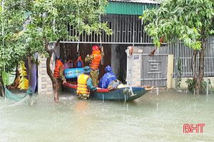 Thành phố Hà Tĩnh tiếp tục sơ tán dân, nâng cấp cảnh báo rủi ro