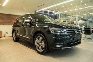 Chi tiết mẫu SUV Volkswagen Tiguan Allspace 2018 vừa về tay khách hàng